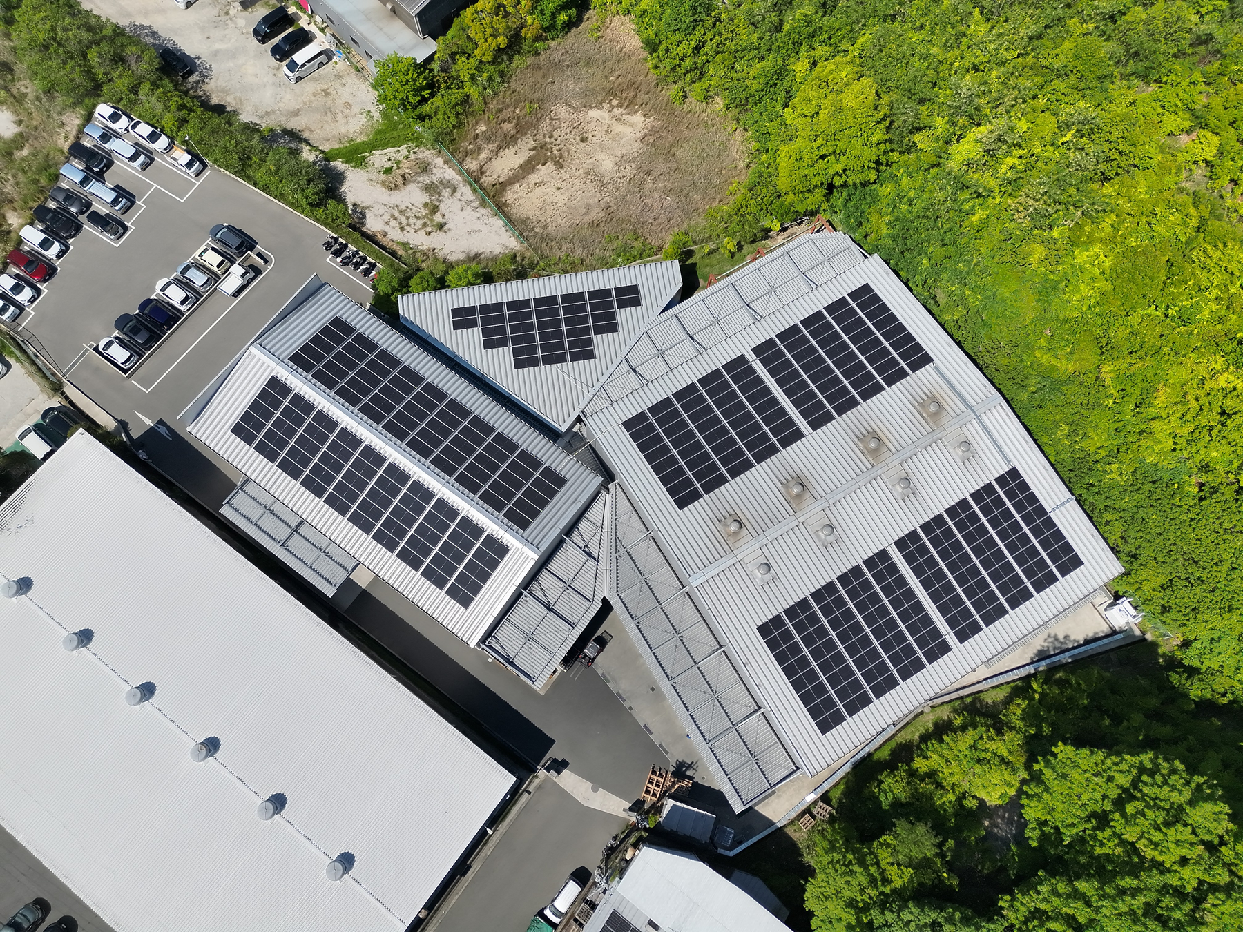 三和金属株式会社 本社工場 屋根上太陽光発電設備